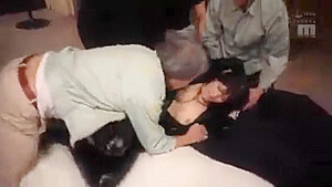 04678,A woman in serious agony