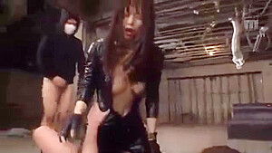 04678,A woman in serious agony