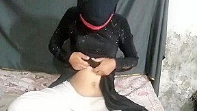 A Beautiful Islamic Pakistani Lahori Girl Showing Her Boobs And Puss