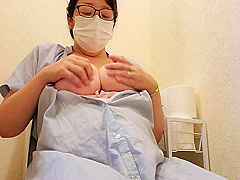 A Perverted Married Woman Who Feels Wet With Her Pussy