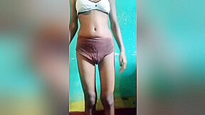 18 Age Girl Saree Changing Hot