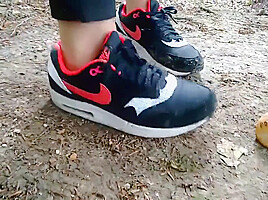 Air Max 1 crushing bun