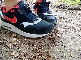 Air Max 1 crushing bun