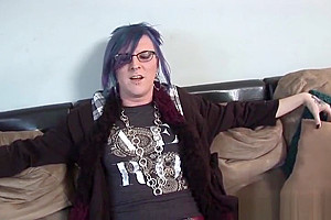 Alternative ts chick tugging her dick