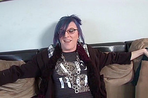 Alternative ts chick tugging her dick