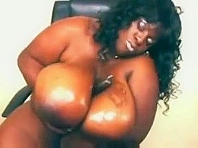 Amateur ebony bbw with big tits