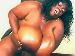 Amateur ebony bbw with big tits