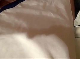 Amteur quickie in elevator cum swallow