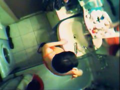 An enticing vid of a floozy in the shower