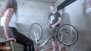 Anal Fuck In The Garage With Mavi Burburita A Squirting Spanish Milf - Hot Milf