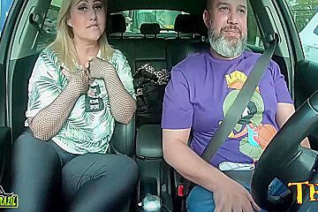 Andressa Sanchez A Mulher Ceasa Vem Com Tudo E Apronta Com Os Pedrestes Pelada No Carro 34 Min
