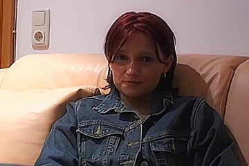 Angela 19 Jahre Macht Ihre Ersten Erfahrungen Vor Der Kamera