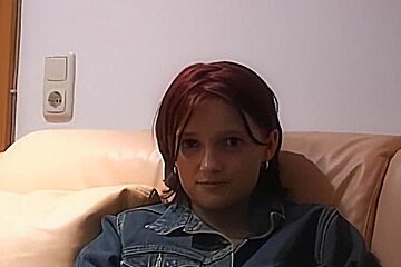 Angela 19 Jahre Macht Ihre Ersten Erfahrungen Vor Der Kamera