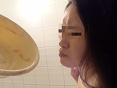 Asian Girls Pissing 109