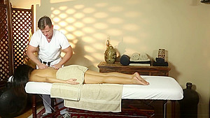 Asian babe enjoys massage