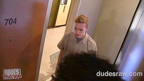 Atlas Evans Raw Fucks Joey Benicci - DudesRaw