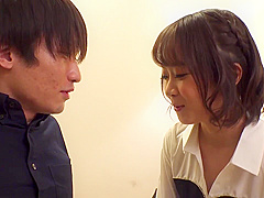 B2L1109- Young beauty sucks big cock