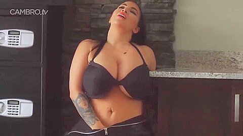 Battle Of The Boobs 102
