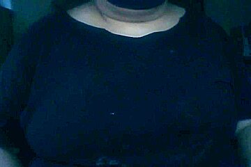 Bbw Titties Playing And Massaging