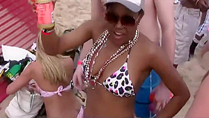 Beautiful naked blonde kiss, twerk, in a beach party