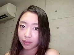 Beautiful white-skinned girl who shouts at the pleasure of penis