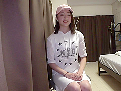 Beautiful white-skinned girl who shouts at the pleasure of penis