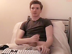 Belgium guy tomtopia cums on shirt - Chaturbate