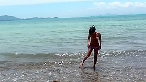 Bella Margo in hot chick enjoying oral sex on the beach
