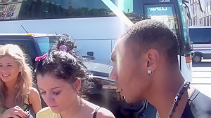 Bella Margo in sex in the car with a hot amateur couple
