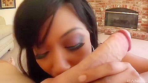 Bella Moretti Sucks White Dick And Nibbles Balls For