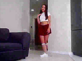 Bella Reina Turned On