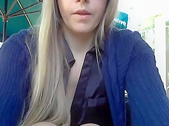 Blonde public play