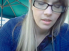 Blonde public play