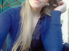 Blonde public play