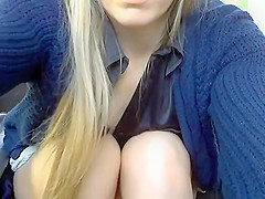 Blonde public play