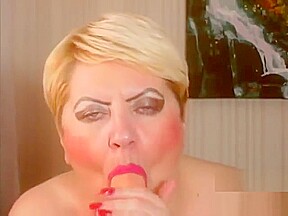 Blone granny pussy fisting