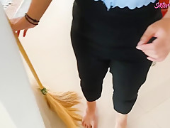 Blowjob At Friends House Oral Creampie กวาดบ้าuอยู่ดีๆโดuจับอมควยแตกคาปาก