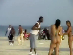 Brazilian ass in a g-string bikini is perfect