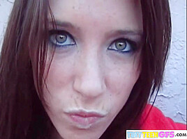 BrookeSkye went to the rooftop and rubbing her pussy
