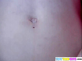 BrookeSkye went to the rooftop and rubbing her pussy