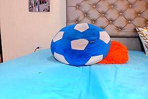 Busty Big Tits Latina Shemale Rides Cock With Große Titten