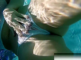 Buxom Alison Tyler Takes A Bath And Rubs Herself Down