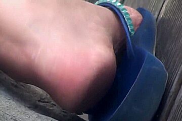 Candid Feet samples 10 (1080p quality and faces in the C4S)