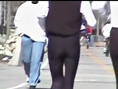 Candid asses video with the amateur runners in tight pants 8u
