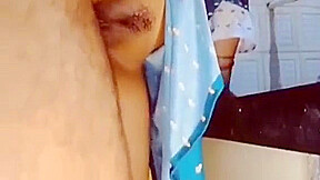 Chachi Ko Kitchen Me Pela