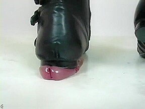 Chantal Cock crush bootjob