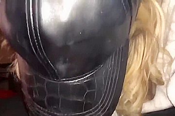 Cheating Gf Sneaking A Blowjob In Her Bf Room While He’s Downstairs
