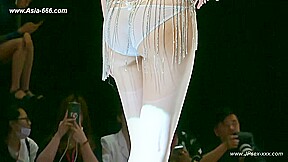 Chinese model in sexy lingerie show 19