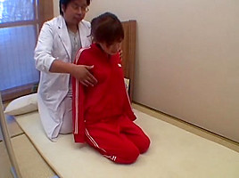 Chiropractor on Women Volleyball Player