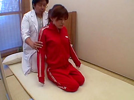 Chiropractor on Women Volleyball Player